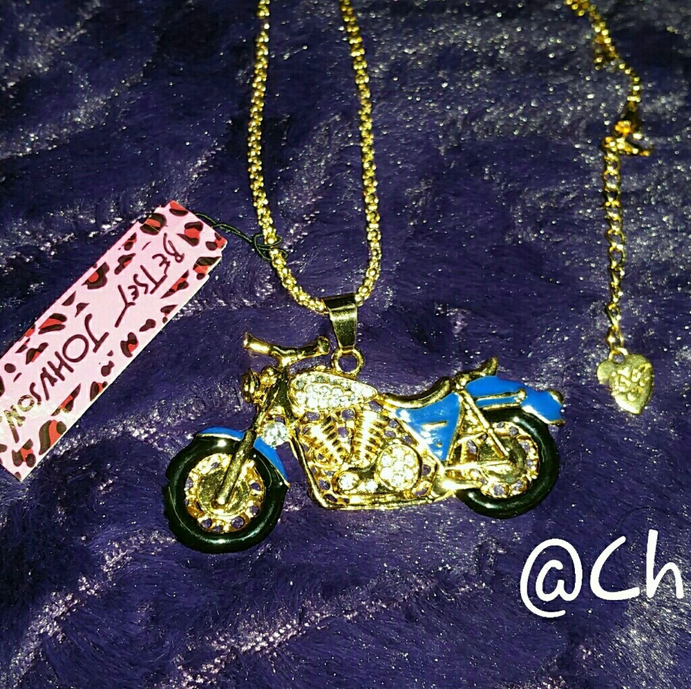 Betsey Johnson necklace
